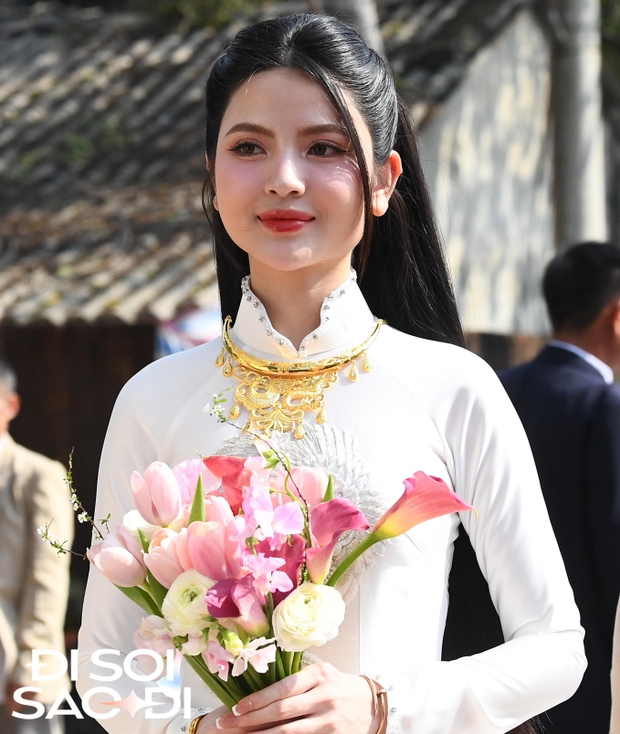 Chu Thanh Huyền xả vai cô dâu hiền, tạo dáng cực lầy ở hậu trường đám hỏi với Quang Hải-3