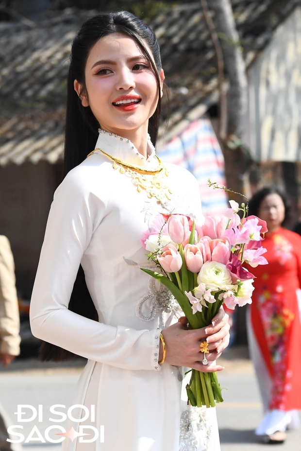 Chu Thanh Huyền xả vai cô dâu hiền, tạo dáng cực lầy ở hậu trường đám hỏi với Quang Hải-4