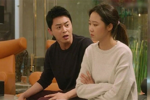 Bạn trai cầu hôn giữa đám đông khiến tôi xấu hổ muốn độn thổ-2