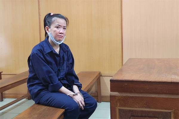 Cửa hàng phụ tùng ô tô bốc cháy, 2 ô tô bị thiêu rụi-2