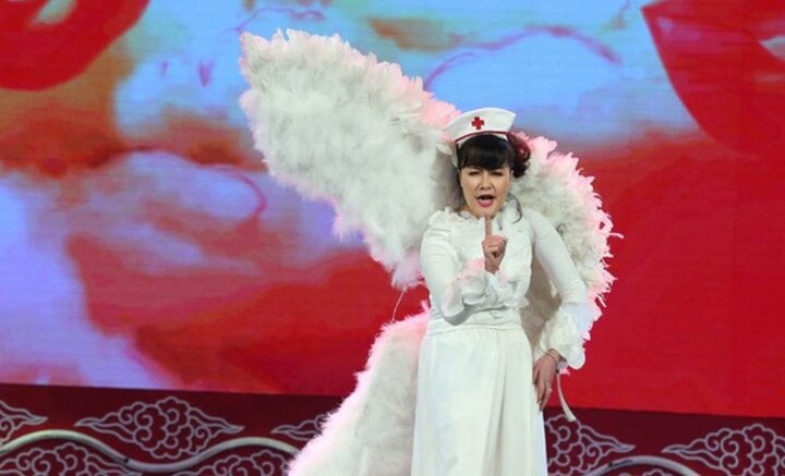 Ai là Táo quân duy nhất vẫn chưa được phong tặng danh hiệu nào?-3