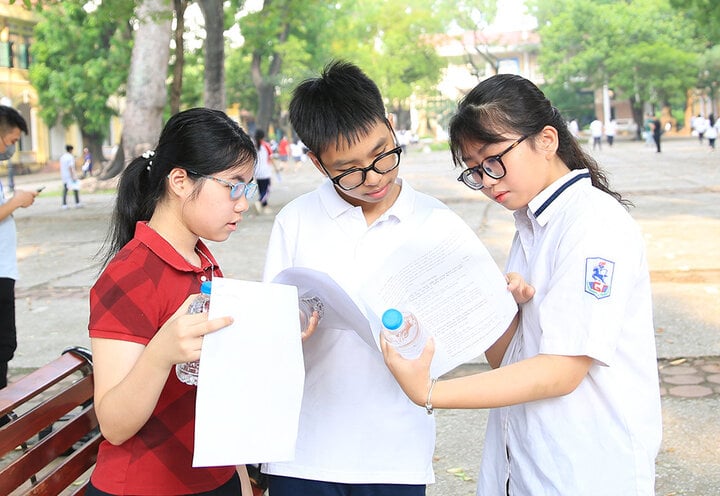 Đề minh họa thi tốt nghiệp 2025 thêm nhiều câu lạ ngăn học vẹt, khoanh bừa?-1