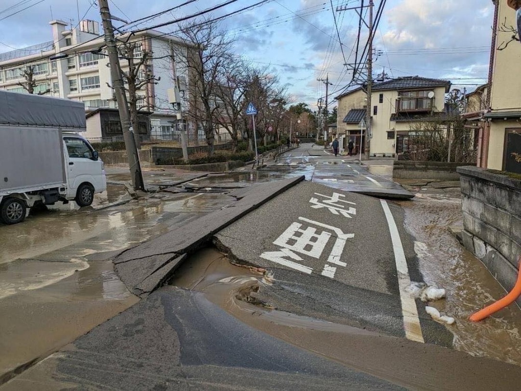 Người Việt kể phút tháo chạy động đất kinh hoàng, đường nứt toác ở Nhật Bản-3
