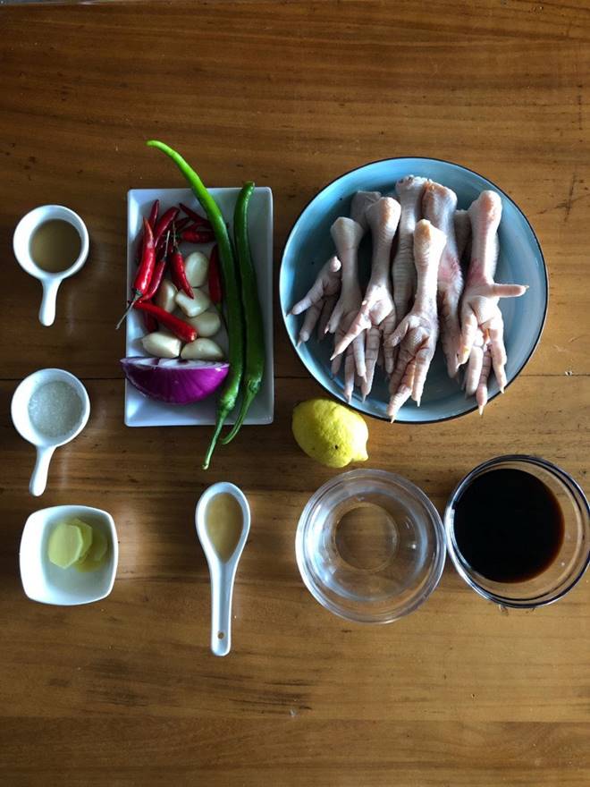 Vẫn là chân gà trộn chua ngọt nhưng biến tấu kiểu này được món ăn mới mẻ, giải ngán cho dịp Tết-1