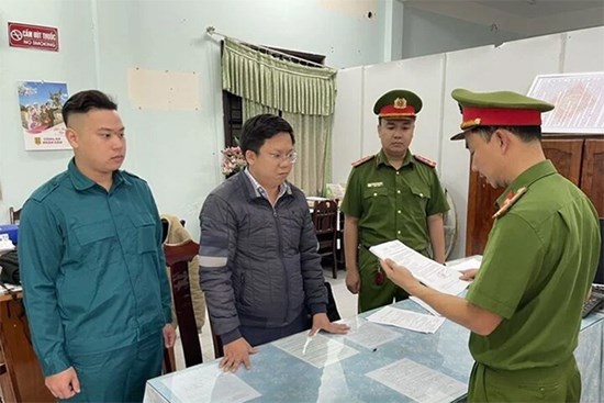 Giám đốc phòng giao dịch ngân hàng lừa đảo chiếm đoạt 14 tỷ đồng