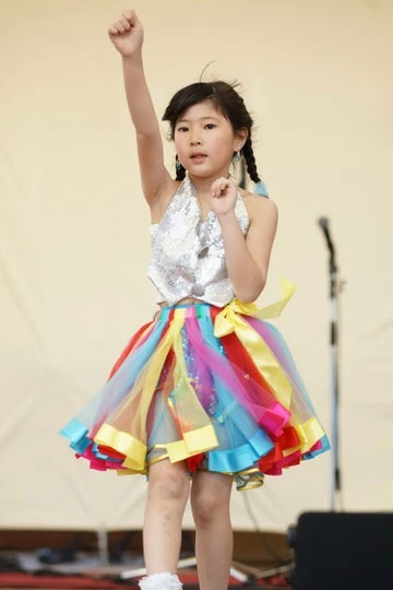 Nữ ca sĩ Nhật Bản qua đời ở tuổi 13-1