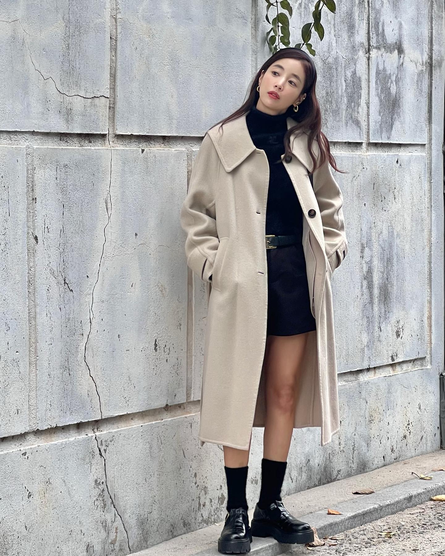 5 kiểu áo khoác sang trọng nên có trong tủ đồ của phụ nữ trên 40 tuổi-7