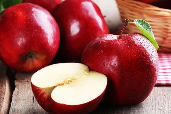 Ăn táo rất tốt cho sức khỏe nhưng nhớ bỏ ngay bộ phận cực kỳ độc này kẻo bỏ mạng khi ăn-1