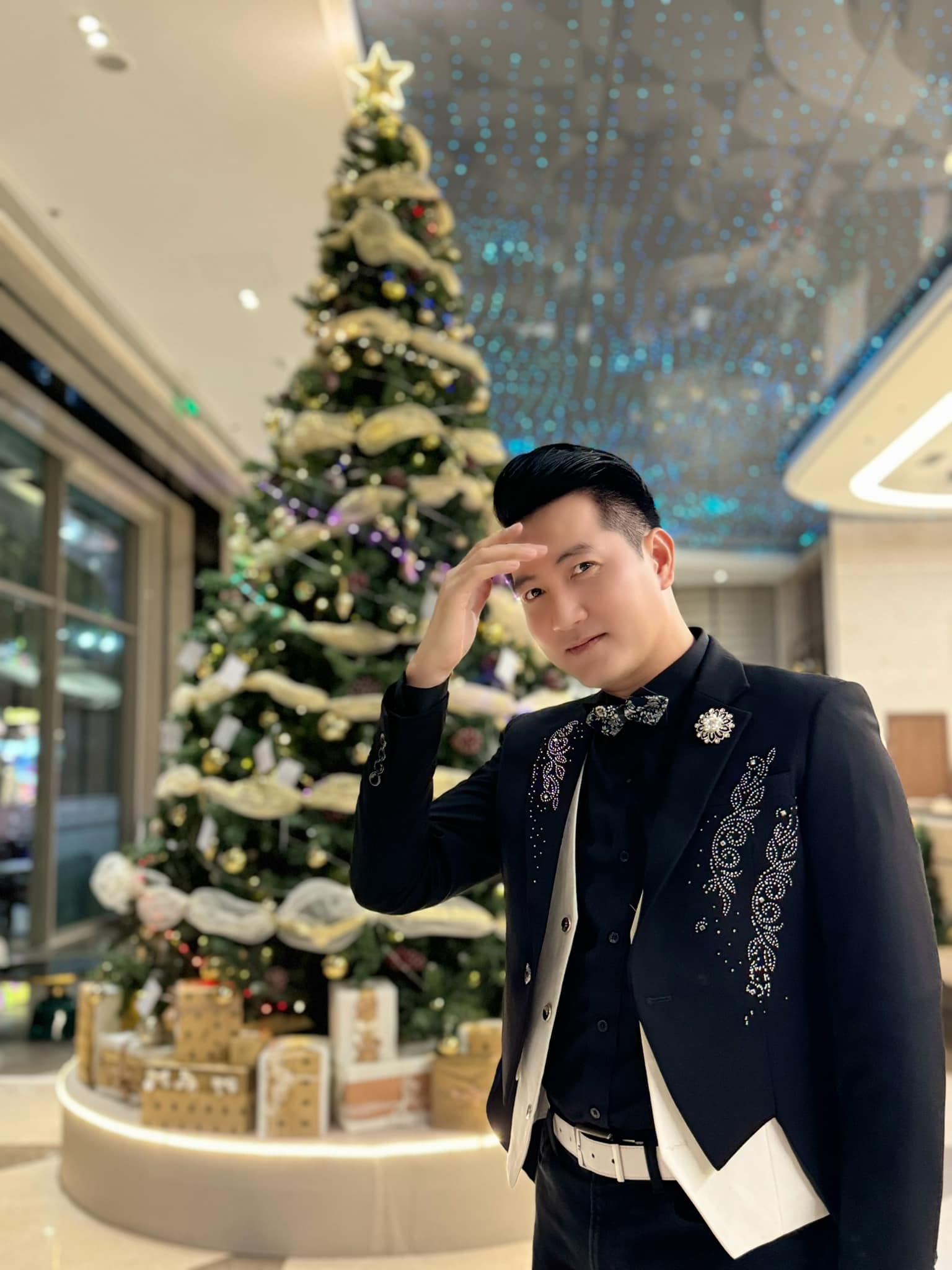 Nam ca sĩ Việt nổi tiếng: Tuổi 46 giàu có, đẹp trai, không vợ con dù đi đâu cũng có người tỏ tình-2