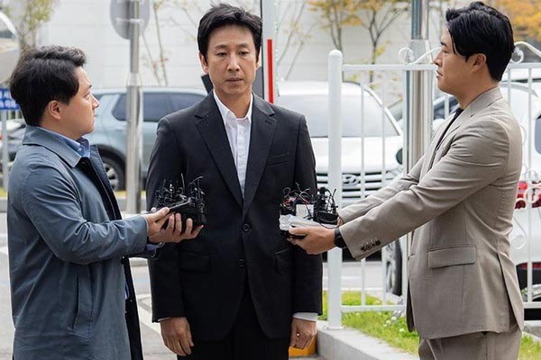 Hé lộ thân thế không vừa của nghi phạm tống tiền Lee Sun Kyun: Con gái giám đốc lấn sân diễn xuất, nhà xe sang chảnh-5