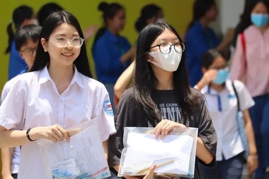 Tăng hơn 5.000 em vào lớp 10, phụ huynh Hà Nội đề xuất tuyển bằng thi 3 môn