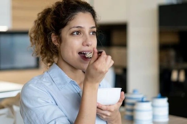 Bác sĩ chia sẻ 6 thay đổi trong chế độ ăn uống có thể giúp bạn sống lâu hơn tới 13 năm-1