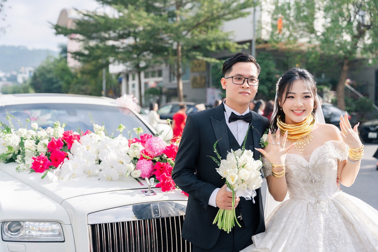 Siêu đám cưới nhà đại gia Quảng Ninh: Dựng rạp 1.500m2, đãi khách 28 triệu/mâm-2