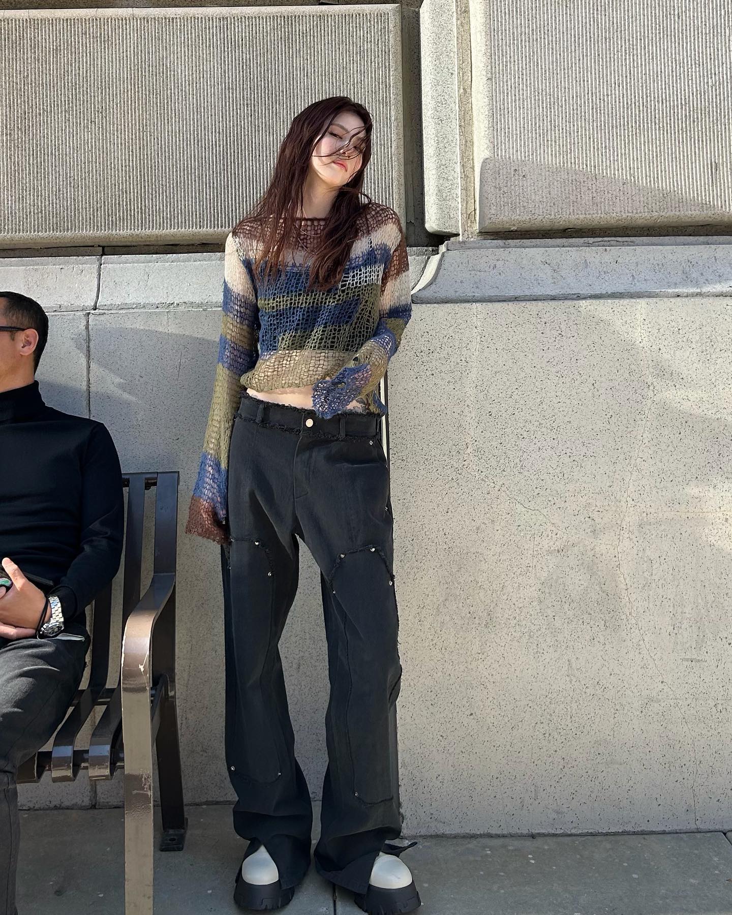 Phong cách diện quần jeans của Han So Hee: Phối đồ dịu dàng hay cá tính cũng đều đẹp xuất sắc-6