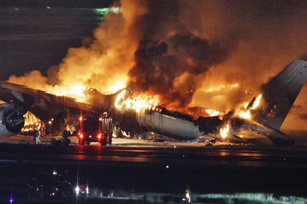 Tiết lộ mới của Nhật Bản về vụ va chạm máy bay bốc cháy-1