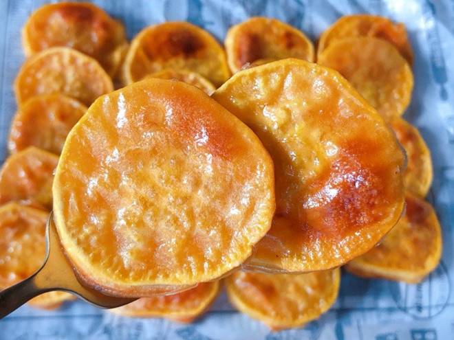 Còn mấy củ khoai không biết làm gì, đem chế biến ngay thế này được món ăn chơi đã miệng-9