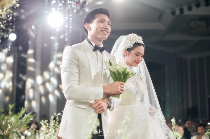 Dàn cầu thủ ngôi sao flex độ giàu qua đám cưới: Siêu xe đón dâu, sính lễ phủ vàng và kim cương, có quy định khắt khe-9