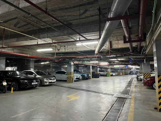 Hà Nội: Cư dân bất ngờ khi chủ đầu tư ra thông báo cho thuê hầm để xe mỗi năm 35 triệu, dù vẫn phải trả tiền hàng tháng-2