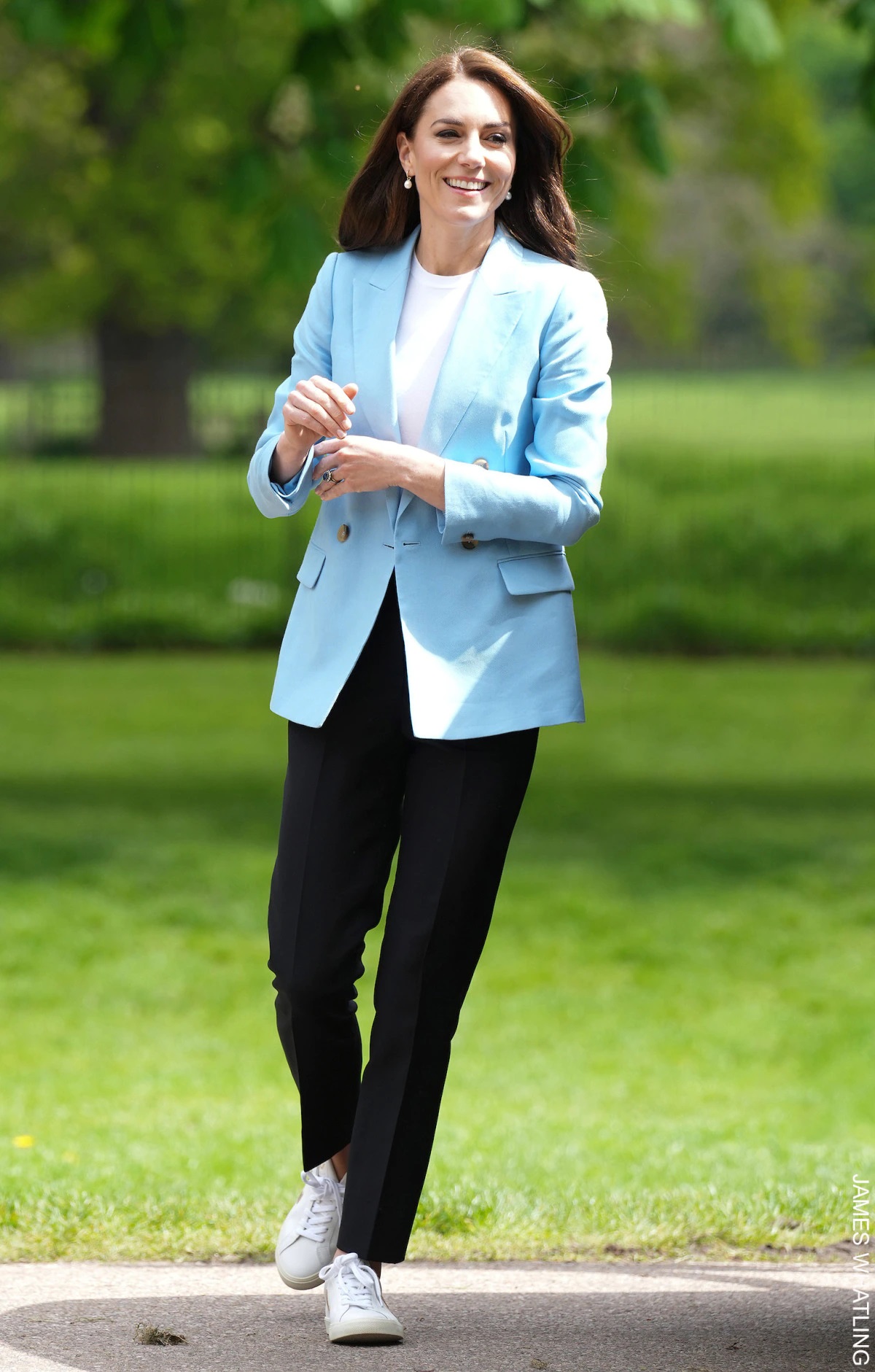 Vương phi Kate Middleton gợi ý 10 cách mặc quần ống đứng chuẩn thanh lịch cho phụ nữ trên 40 tuổi-1