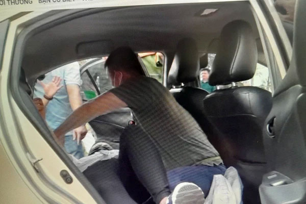 An Giang: Nhóm thanh niên chém chết người ngay trên phố chỉ trong 1 phút-2