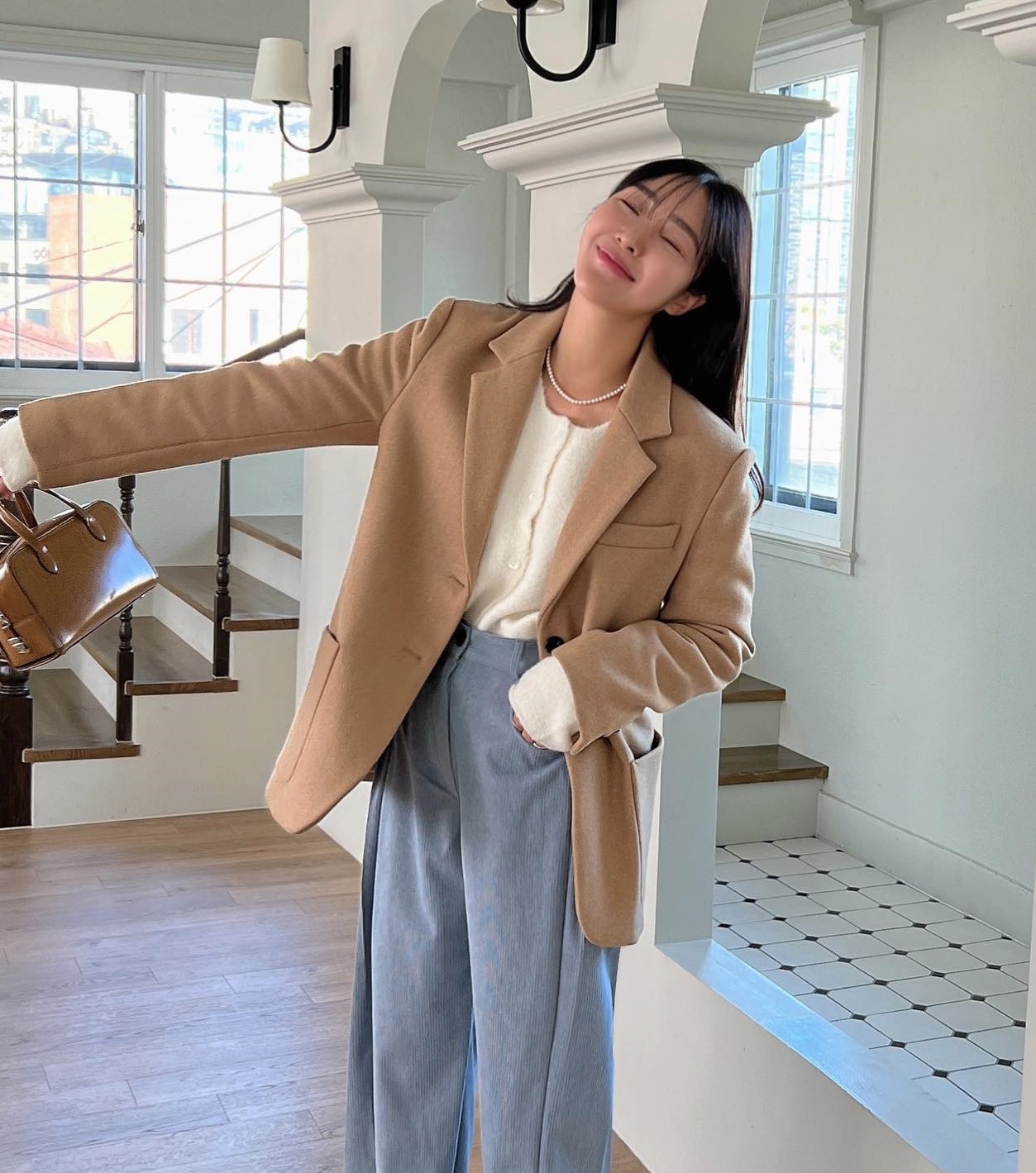 5 mẫu áo blazer trẻ trung và nổi bật, lý tưởng để sắm diện Tết-1