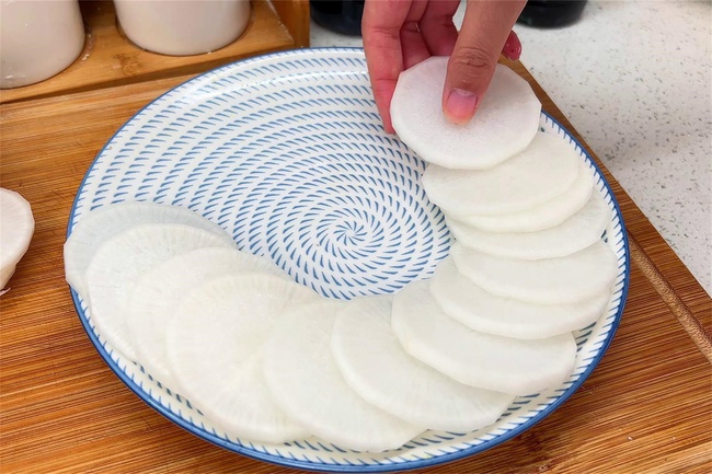 Món ngon đón Tết: Gợi ý món ăn làm từ sâm trắng, vừa bổ phổi lại giúp chống lão hóa da-2