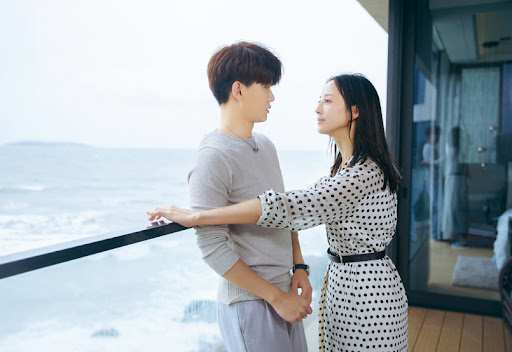 Khuyên con trai ly hôn rồi cưới vợ mới xinh hơn, bà mẹ hối hận tột cùng khi bước vào nhà con-2