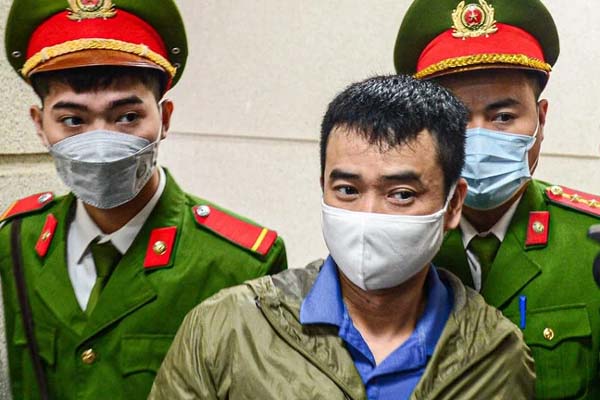 Nhẫn tâm lừa bán bé gái qua biên giới để lấy 30 triệu đồng tiền công-2