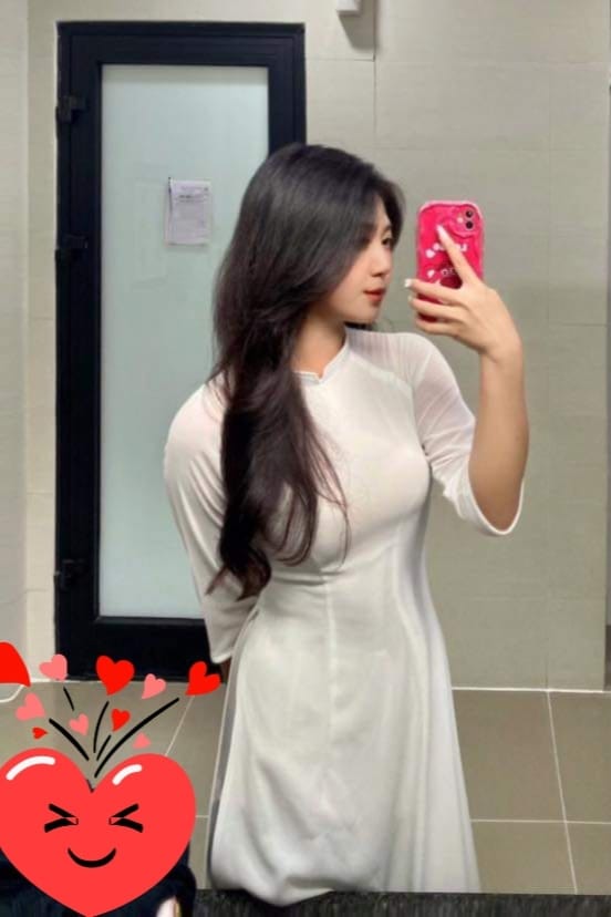 Bà xã Mạnh Trường ngạc nhiên khi xem ảnh con gái tự chụp, nam diễn viên lập tức ra lệnh tịch thu điện thoại-1