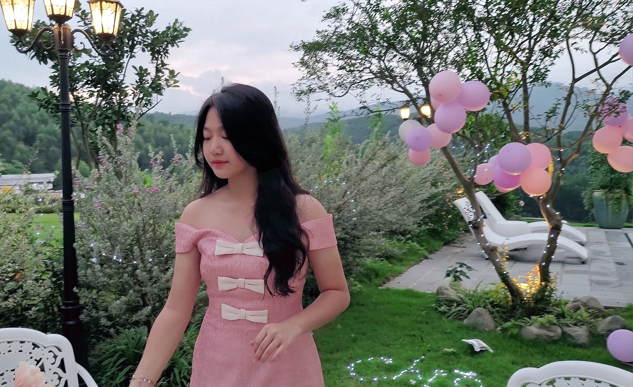 Bà xã Mạnh Trường ngạc nhiên khi xem ảnh con gái tự chụp, nam diễn viên lập tức ra lệnh tịch thu điện thoại-4