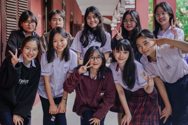 Xôn xao đề Văn cuối kỳ lớp 10 dài 3 mặt A4, đọc 30 phút không xong, đến sinh viên sư phạm còn than sao kinh khủng thế-5