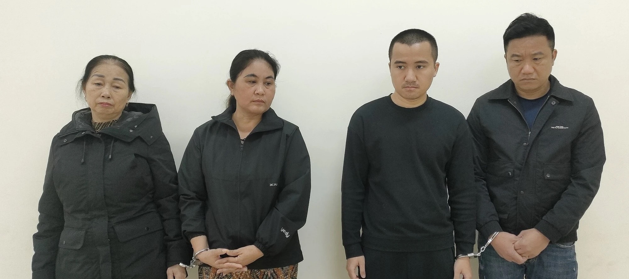 Người phụ nữ cầm đầu đường dây cho vay lãi suất cắt cổ tới 2.400%/năm-1