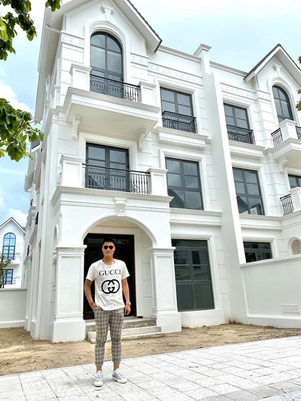 Vợ Mạc Hồng Quân hiếm hoi khoe không gian biệt thự khi vừa hoàn thiện-17