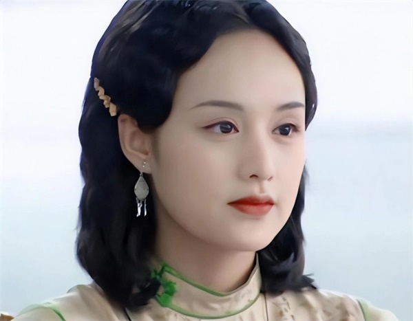 Nàng tiểu thư cãi lời cha mẹ để kết hôn với Ảnh đế nghèo nhất Cbiz, sau 12 năm ra đi tay trắng không có con cái-2