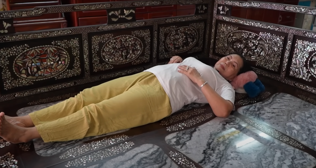 Phú bà ở Cần Thơ khoe chiếc giường trị giá 1,2 tỷ, mỗi ngày nằm 30 phút sẽ thấy điều kỳ diệu-3