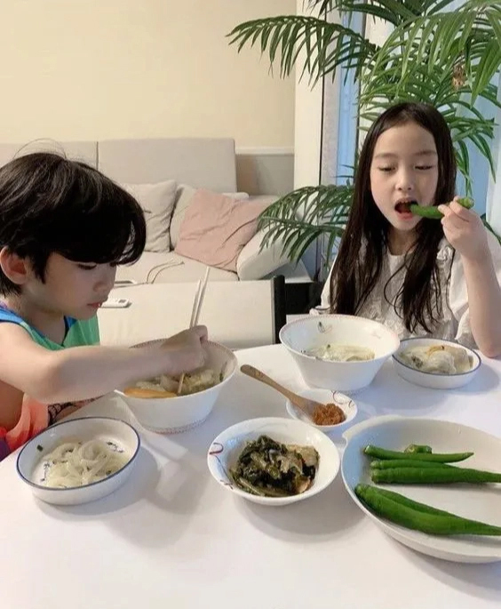 Đằng sau đứa trẻ bạo lực thường có 3 kiểu cha mẹ này-1