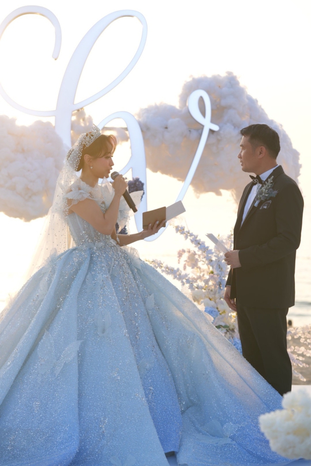 Đám cưới Vân Hugo: Diễm My 9x - HHen Niê và dàn Chị đẹp đổ bộ, Mai Phương Thúy lộ diện gây chú ý-2