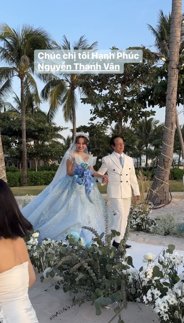 Ý nghĩa hoa cưới xanh dương độc lạ của MC Thanh Vân Hugo: Đặt niềm tin không giới hạn cho nửa kia và còn gì nữa?-4