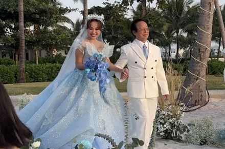 Ý nghĩa hoa cưới xanh dương độc lạ của MC Thanh Vân Hugo: Đặt niềm tin không giới hạn cho 