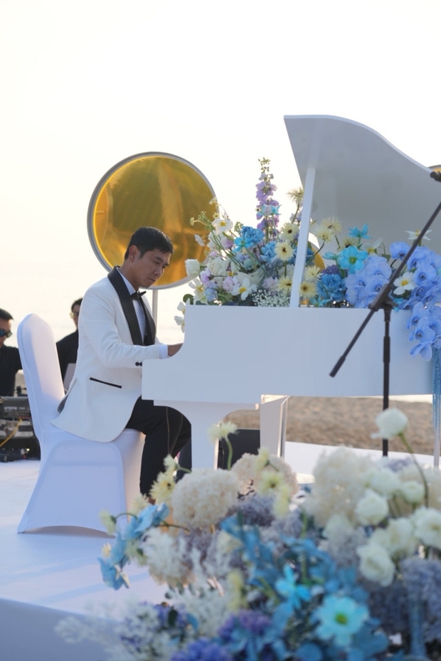 Sau tin chia tay với Lưu Hương Giang, Hồ Hoài Anh gây chú ý khi lộ diện tại đám cưới Vân Hugo-4