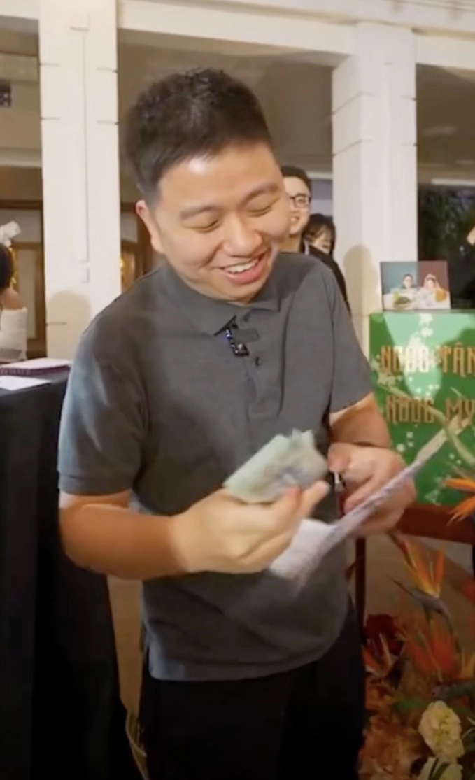 Thiếu gia hệ thống phở công khai kiểm kê phong bì sau đám cưới: Lộ diện nhân vật trao chiếc tờ tiền vô giá!-3