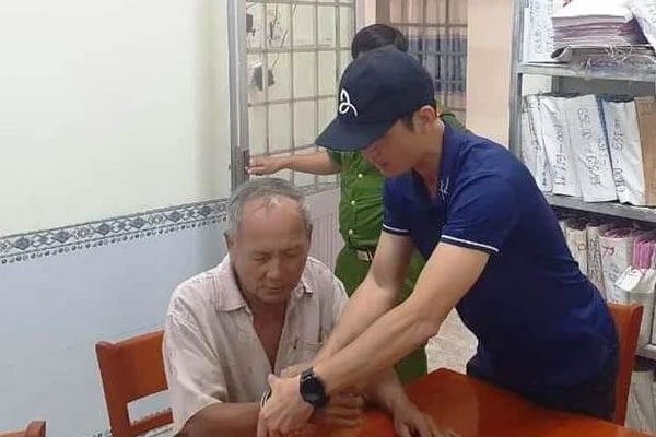 Truy bắt nghi phạm giết người ở TP HCM rồi chạy về Long An-4