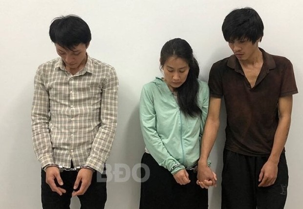 Bình Định: Lật tẩy chiêu giấu hàng cấm trong hộp bánh, thu giữ gần 1kg ma túy-1