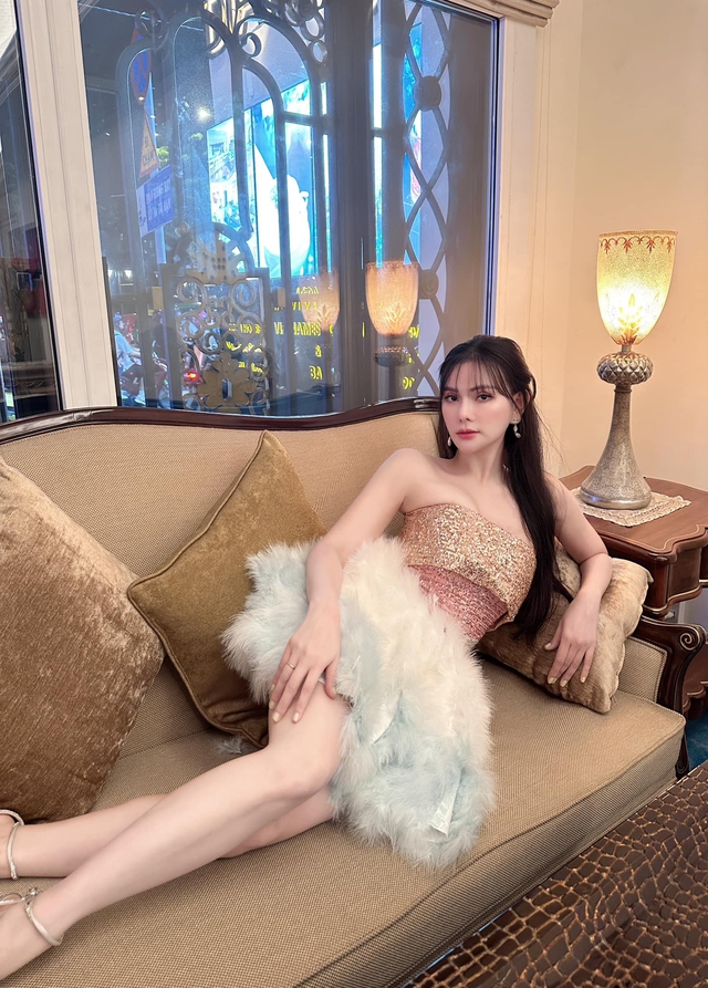 Nữ ca sĩ Việt lấy chồng thứ 2 kém 10 tuổi, mẹ chồng hứa sinh mỗi con tặng 1 mảnh đất, tuổi 40 đẹp nuột nà-6