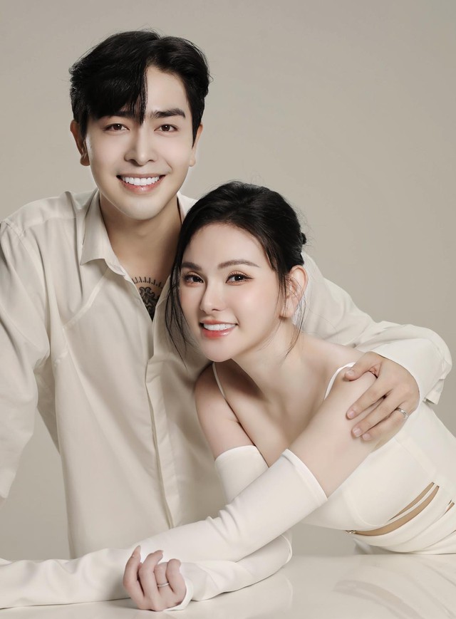 Nữ ca sĩ Việt lấy chồng thứ 2 kém 10 tuổi, mẹ chồng hứa sinh mỗi con tặng 1 mảnh đất, tuổi 40 đẹp nuột nà-2