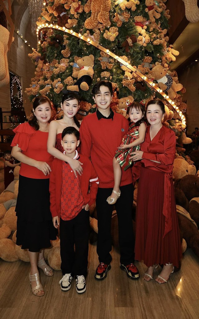 Nữ ca sĩ Việt lấy chồng thứ 2 kém 10 tuổi, mẹ chồng hứa sinh mỗi con tặng 1 mảnh đất, tuổi 40 đẹp nuột nà-4