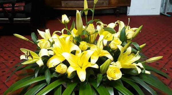 Có nên cắm hoa Ly lên bàn thờ không?-3
