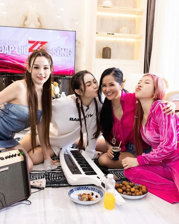 Bắt trọn khoảnh khắc Trang Pháp - Lệ Quyên chị chị em em thân thiết hậu nghi vấn cạch mặt sau Chị đẹp đạp gió-2