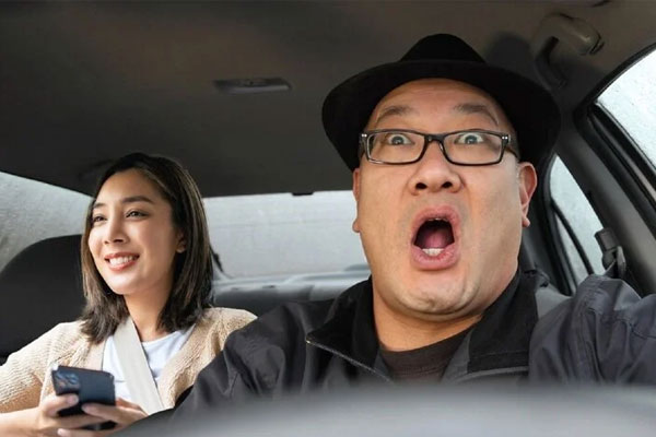 Bị tài xế taxi gạ tình thô thiển, cô gái giả điên để tự giải thoát-1