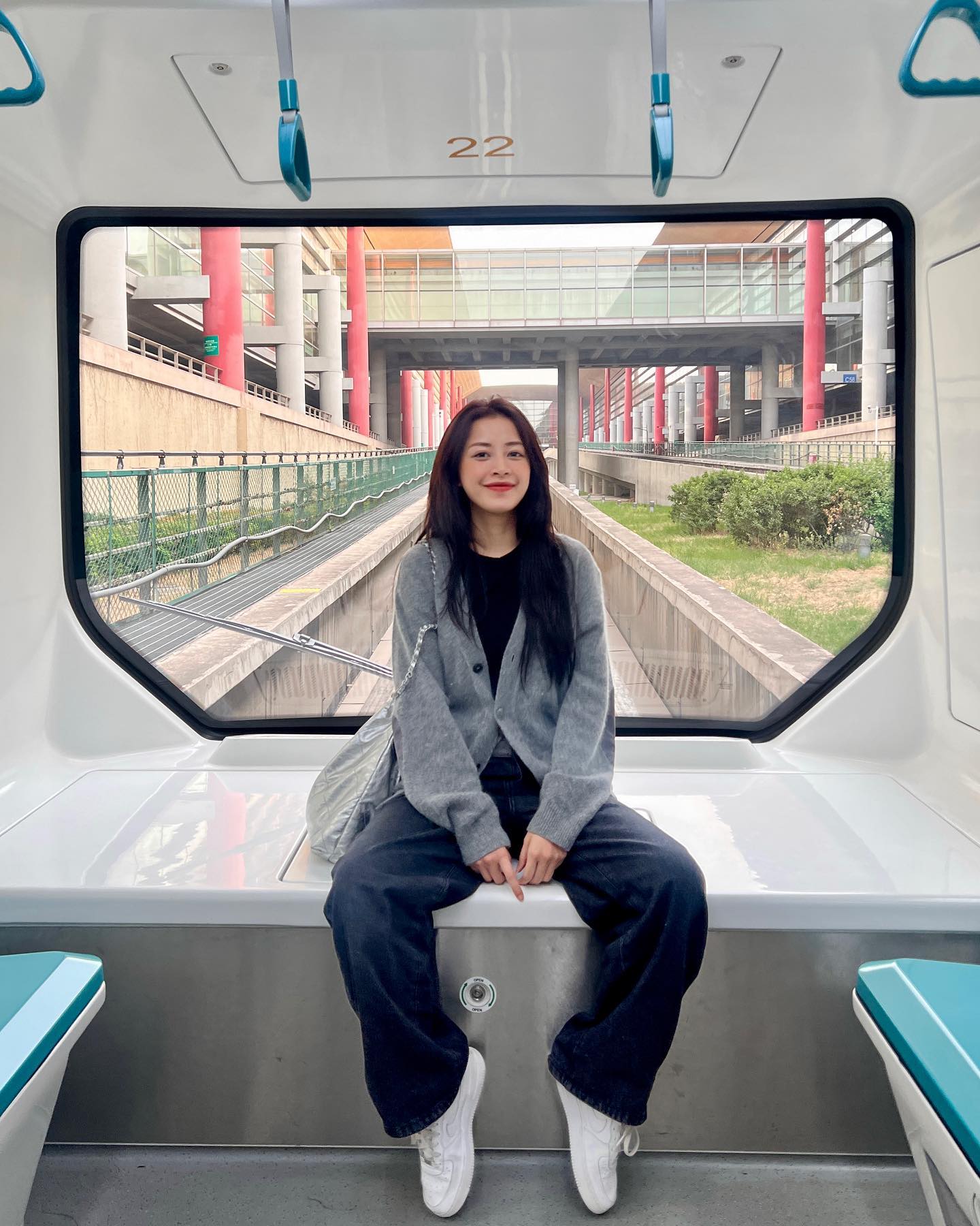 Kiểu quần jeans mê hoặc các mỹ nhân Việt vì cứ mặc lên là trẻ trung, sành điệu-7